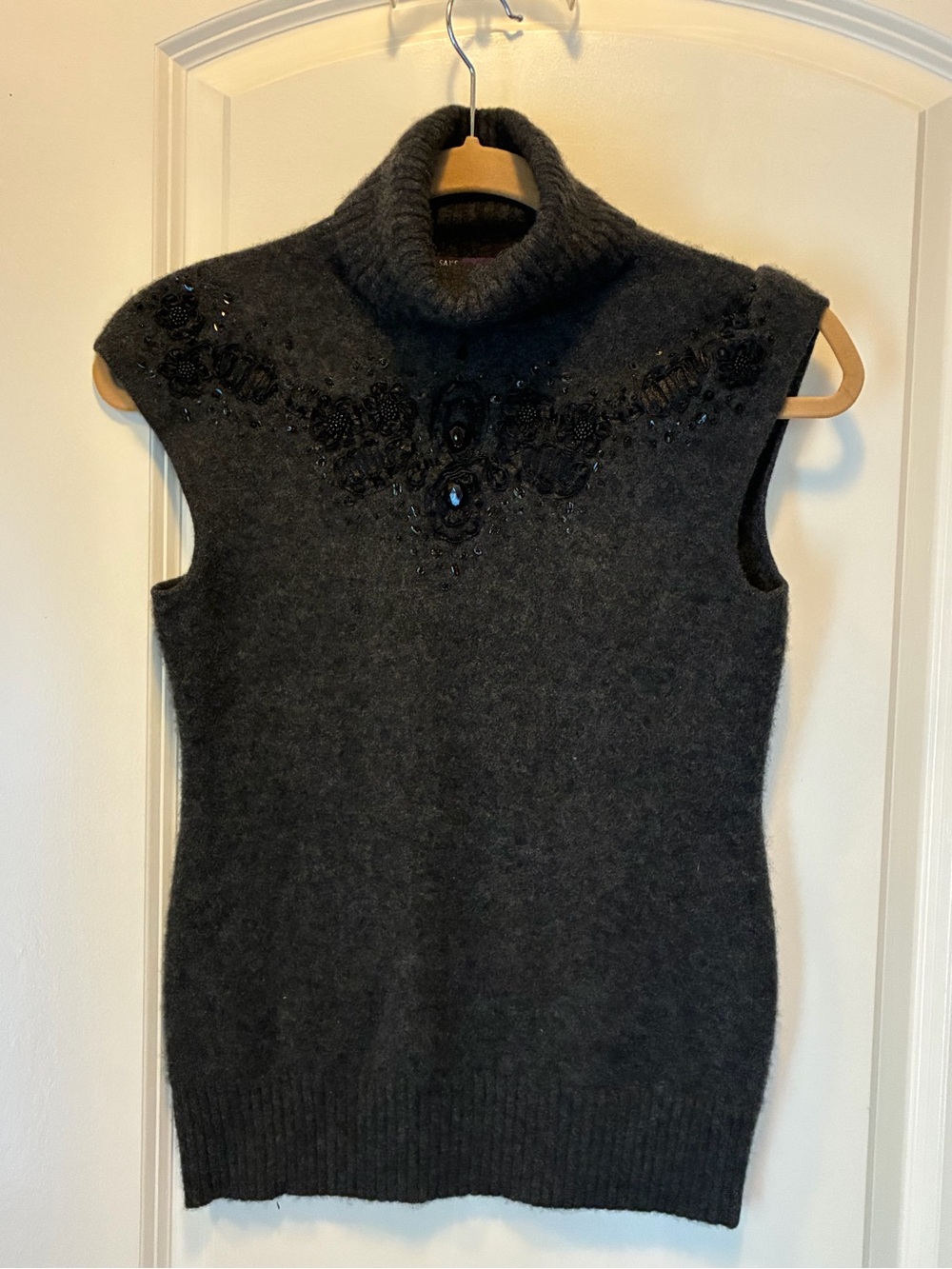 Saks Fifth Avenue Charcoal Sleeveless Turtleneck cashmereSweater  Beaded